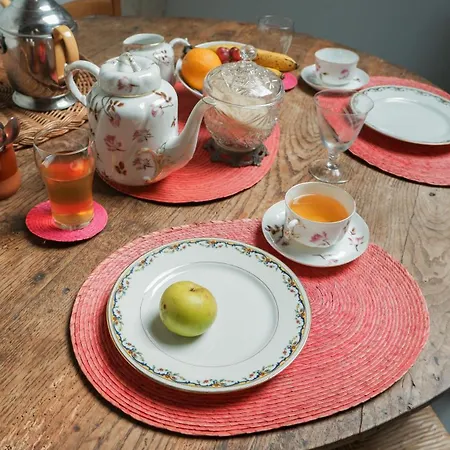 Haixpia, Les D'hotes