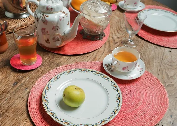 Haixpia, Les D'hotes