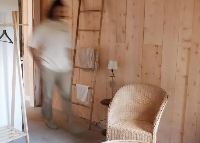 Haixpia, Les D'hotes